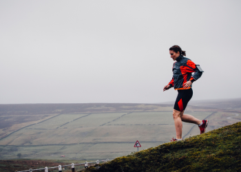 Consejos para correr en descenso: ¡Domina las bajadas sin riesgos!