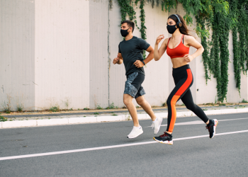 Correr en ciudades contaminadas: Cómo proteger tu salud respiratoria