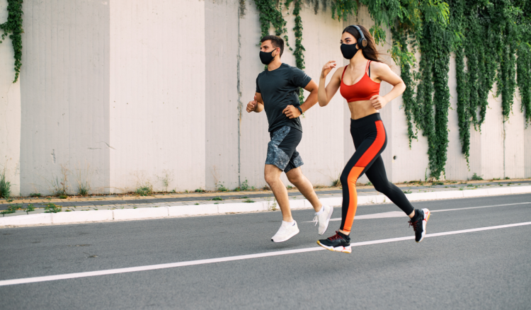 Correr en ciudades contaminadas: Cómo proteger tu salud respiratoria