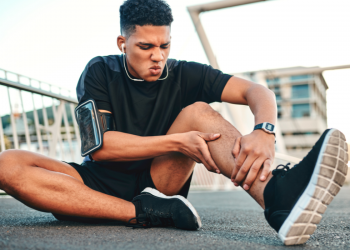 Cómo prevenir calambres musculares al correr: guía completa