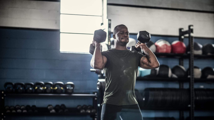 Ganar músculo: ¿más peso o repeticiones?