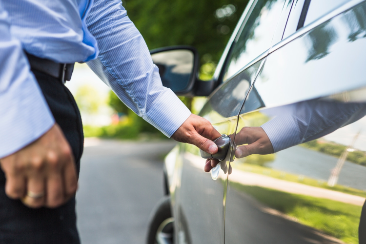 Renta de auto en viaje de negocios en México hoy
